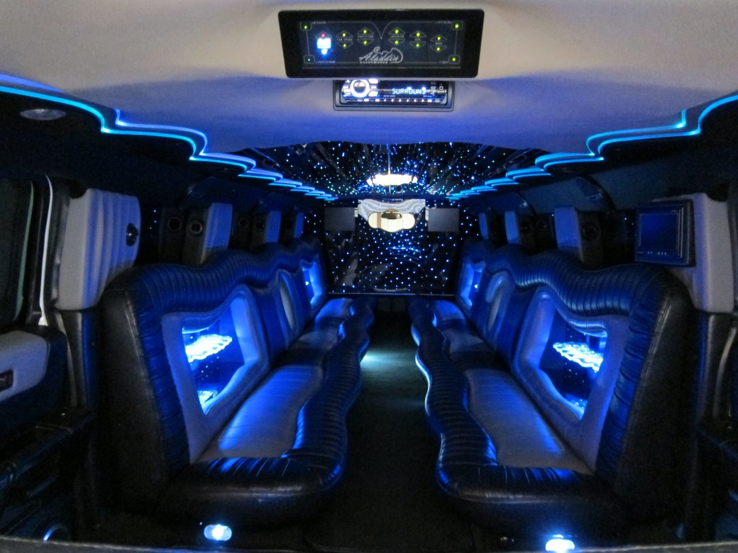 white hummer limo