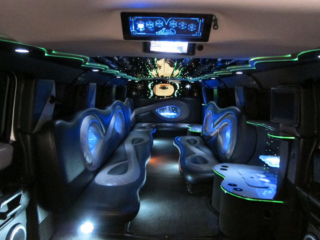 white hummer limo